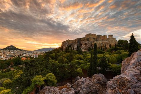 Rediscovering the Magic in Greece: Exploring the Country's Resurgence as a Global Tourist Destination